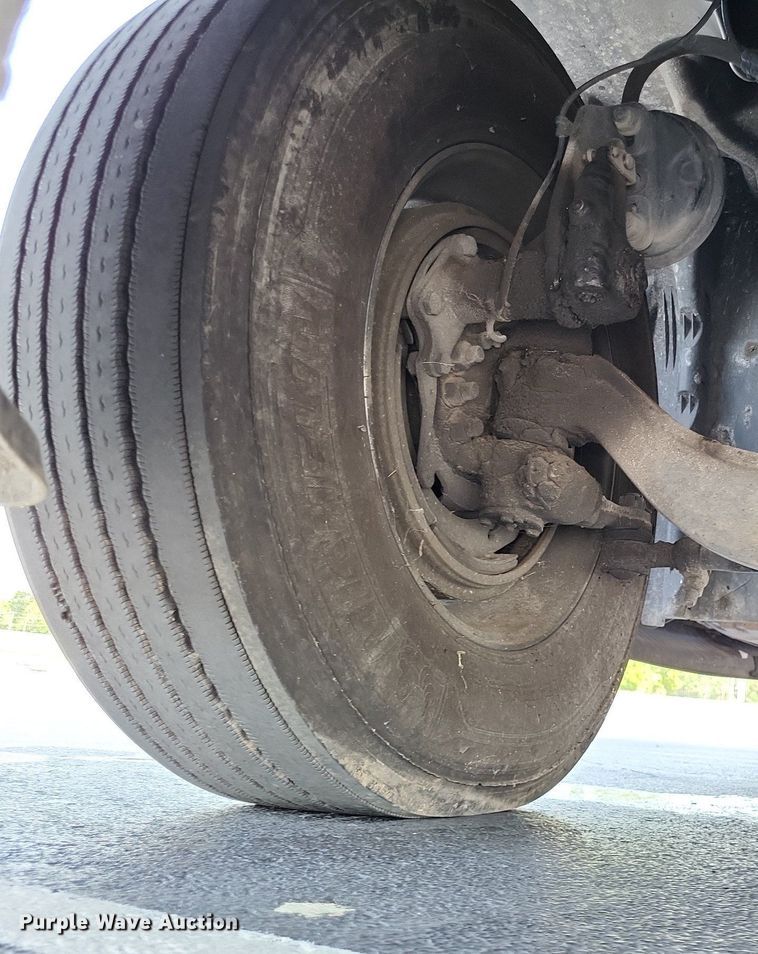 image for item LS9684 2016 Freightliner Cascadia Evolution  semi truck