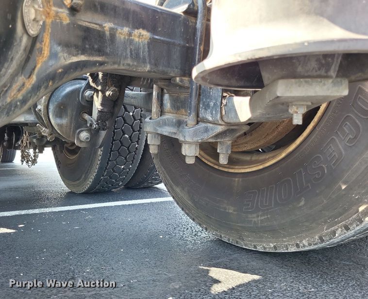 image for item LS9684 2016 Freightliner Cascadia Evolution  semi truck