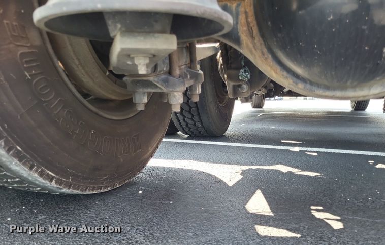 image for item LS9684 2016 Freightliner Cascadia Evolution  semi truck