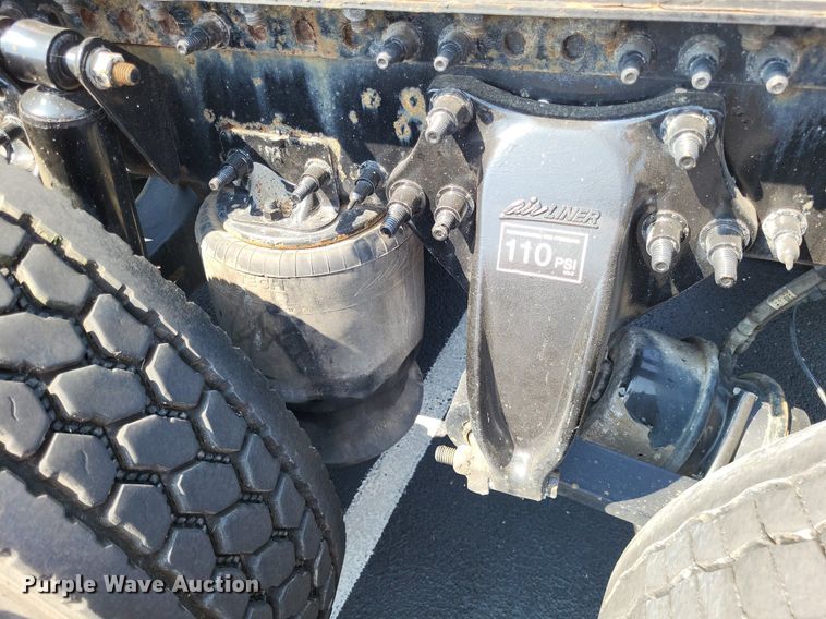 image for item LS9684 2016 Freightliner Cascadia Evolution  semi truck