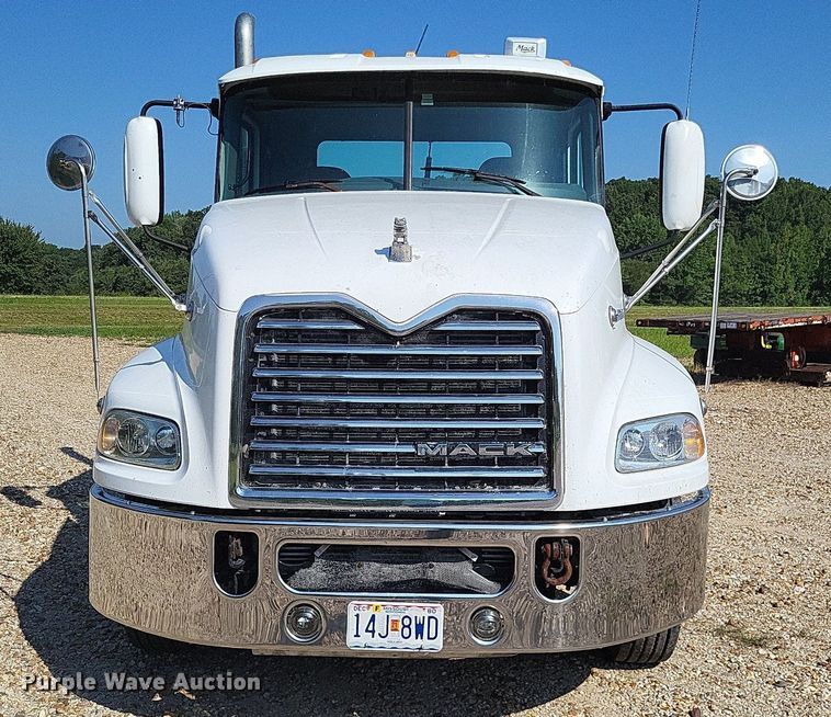 image for item LS9687 2014 Mack CXU  semi truck