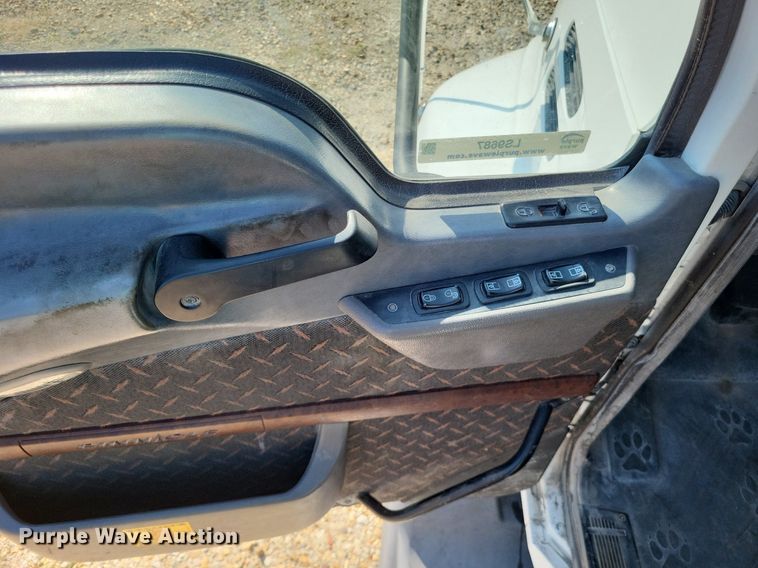 image for item LS9687 2014 Mack CXU  semi truck