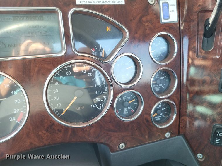 image for item LS9687 2014 Mack CXU  semi truck