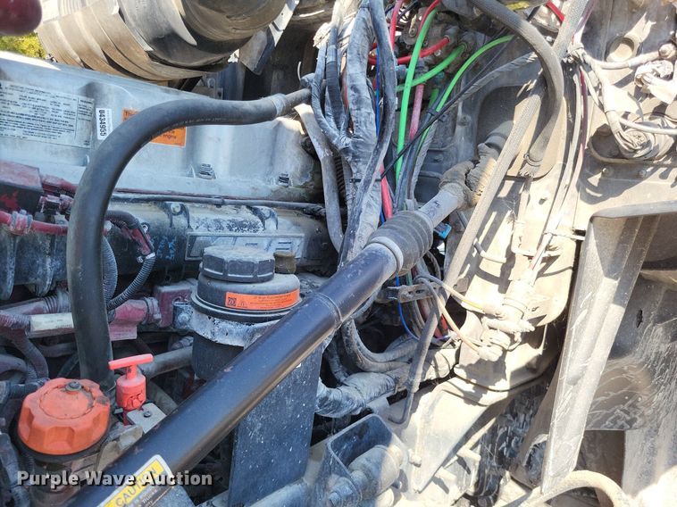 image for item LS9687 2014 Mack CXU  semi truck