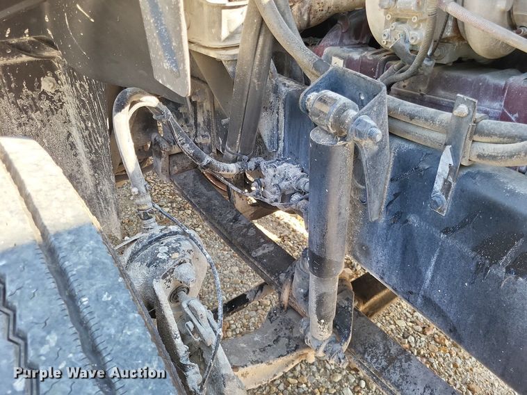 image for item LS9687 2014 Mack CXU  semi truck