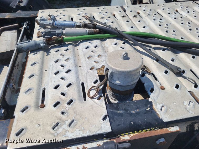 image for item LS9687 2014 Mack CXU  semi truck