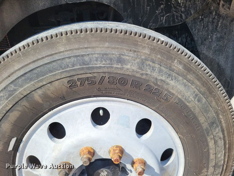 image for item LS9687 2014 Mack CXU  semi truck