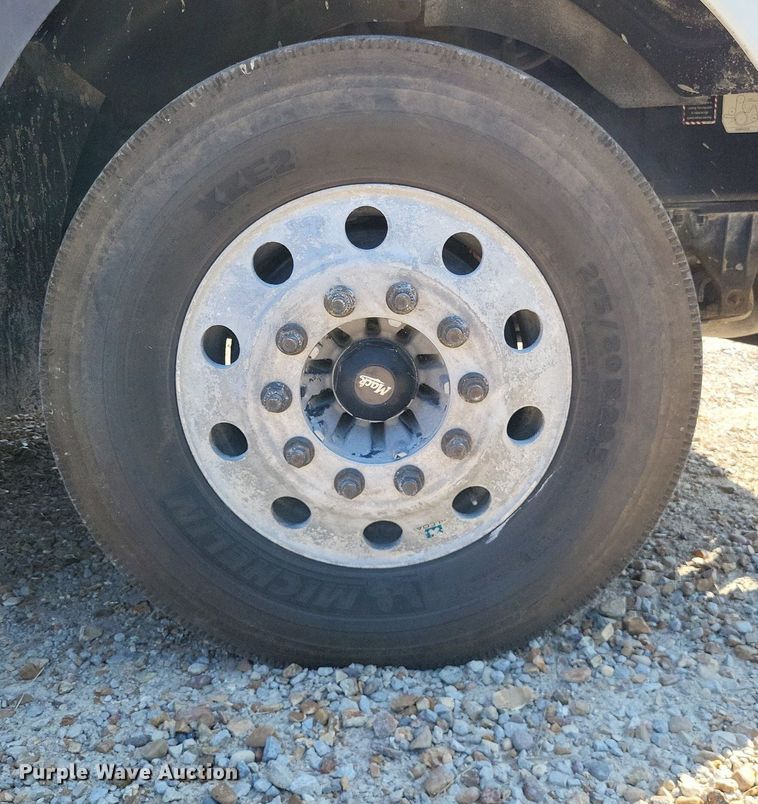 image for item LS9687 2014 Mack CXU  semi truck