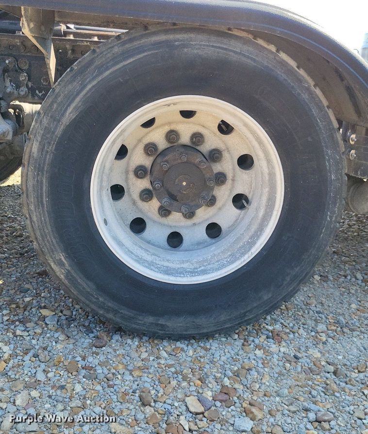 image for item LS9687 2014 Mack CXU  semi truck