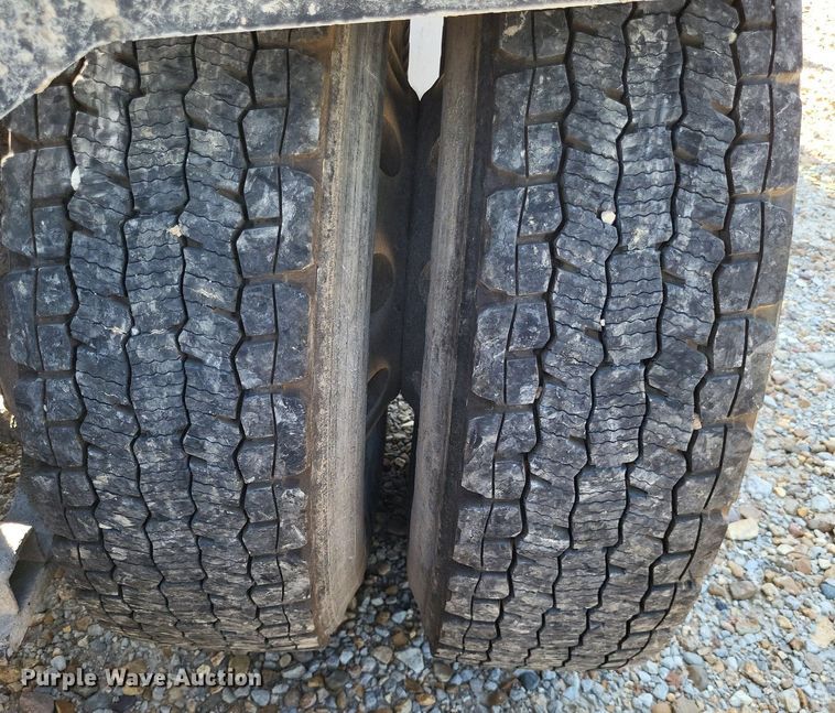 image for item LS9687 2014 Mack CXU  semi truck