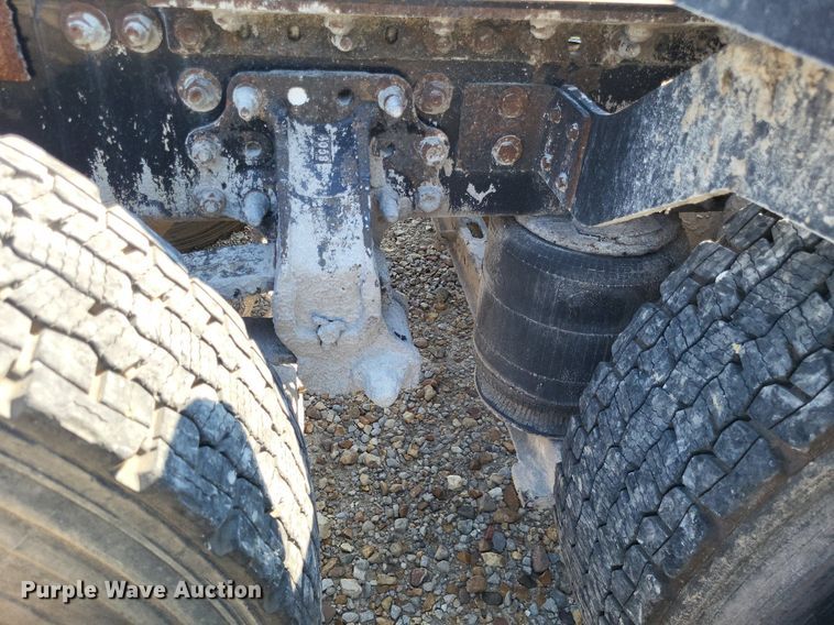 image for item LS9687 2014 Mack CXU  semi truck