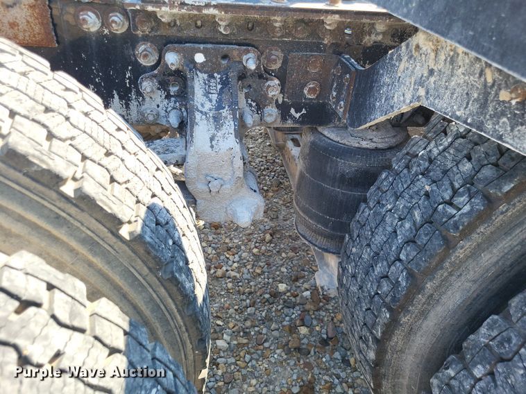 image for item LS9687 2014 Mack CXU  semi truck