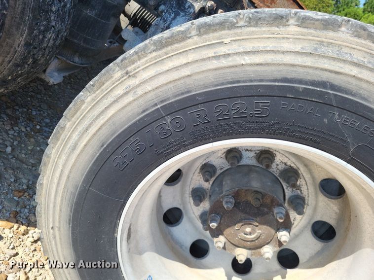 image for item LS9687 2014 Mack CXU  semi truck