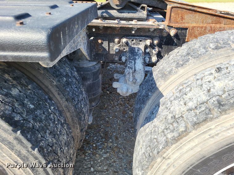 image for item LS9687 2014 Mack CXU  semi truck