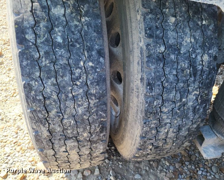 image for item LS9687 2014 Mack CXU  semi truck