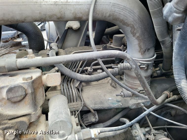 image for item LS9699 1990 International 7100  semi truck