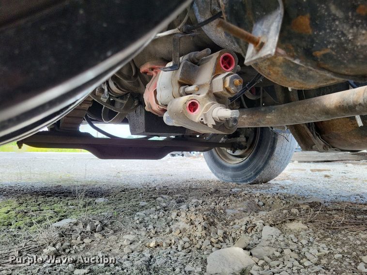 image for item LS9699 1990 International 7100  semi truck