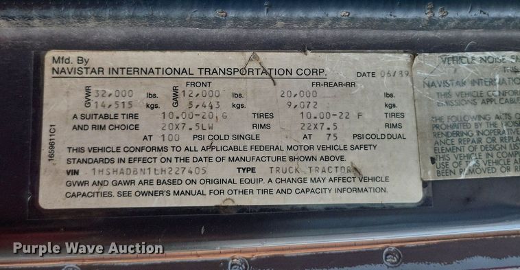 image for item LS9699 1990 International 7100  semi truck