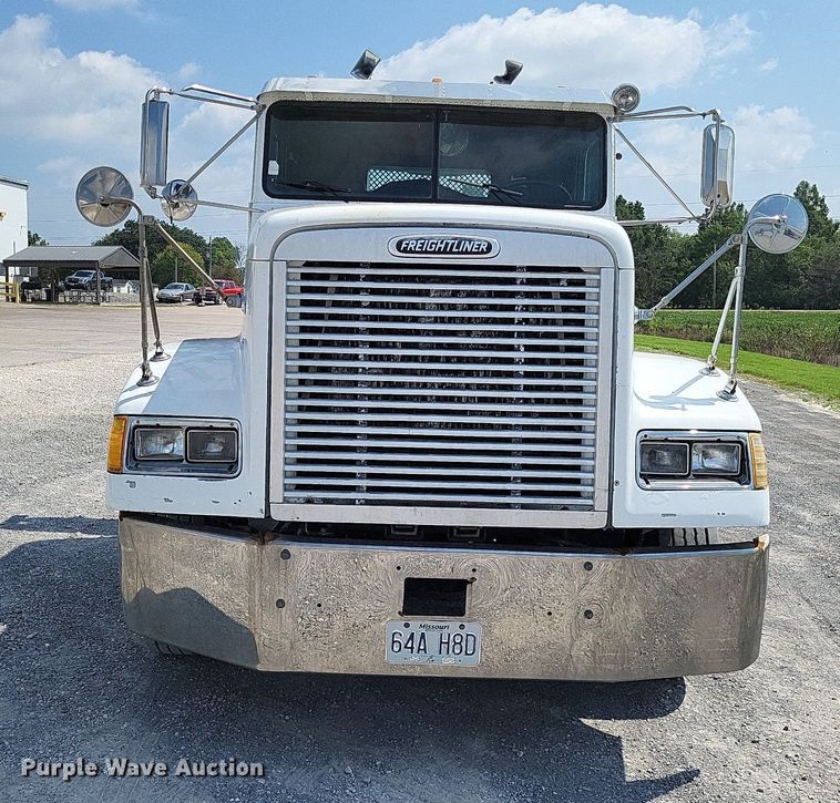 image for item LS9700 1995 Freightliner FLD  flatbed truck