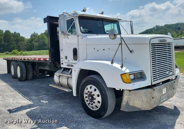 image for item LS9700 1995 Freightliner FLD  flatbed truck