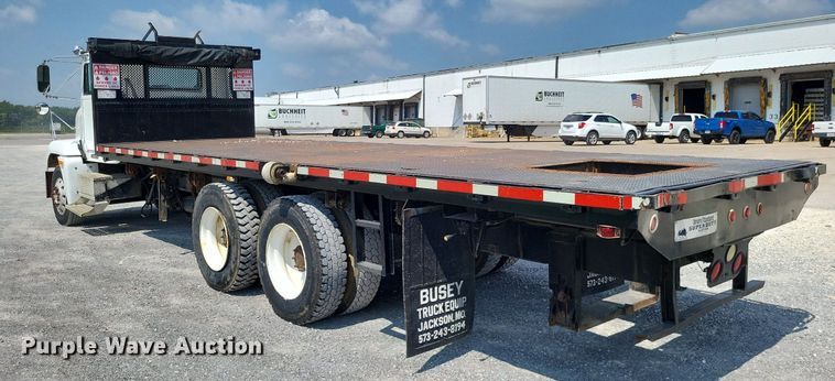image for item LS9700 1995 Freightliner FLD  flatbed truck