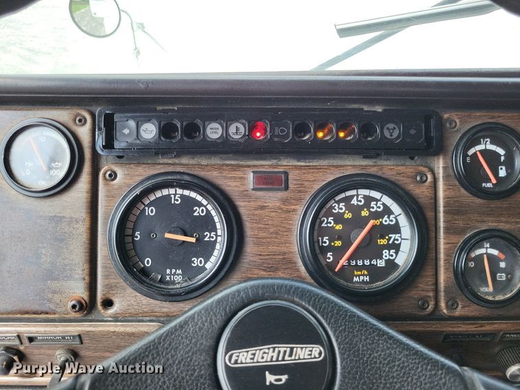 image for item LS9700 1995 Freightliner FLD  flatbed truck