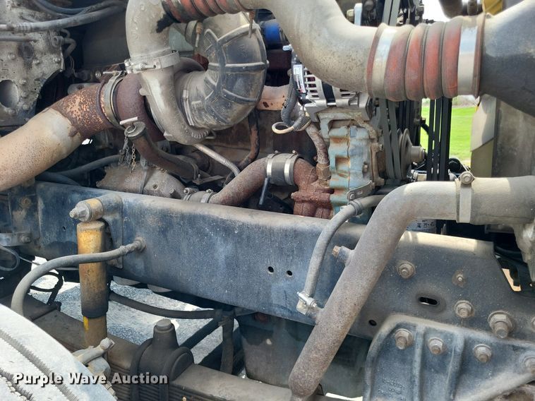 image for item LS9700 1995 Freightliner FLD  flatbed truck