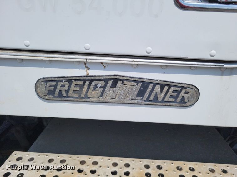 image for item LS9700 1995 Freightliner FLD  flatbed truck