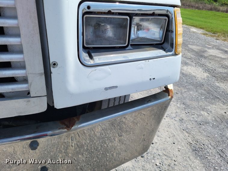 image for item LS9700 1995 Freightliner FLD  flatbed truck