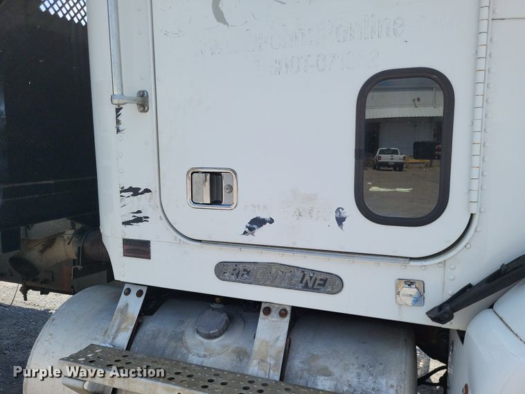 image for item LS9700 1995 Freightliner FLD  flatbed truck