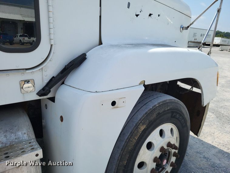 image for item LS9700 1995 Freightliner FLD  flatbed truck