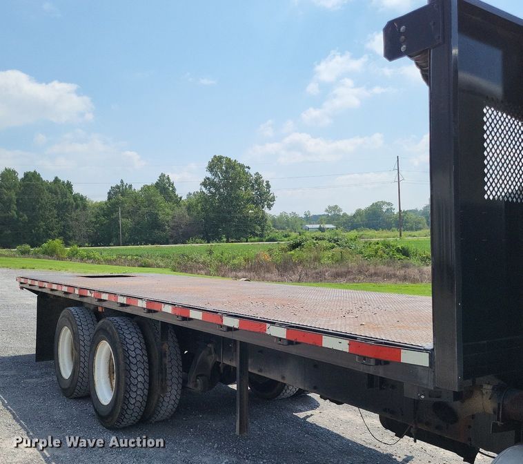 image for item LS9700 1995 Freightliner FLD  flatbed truck