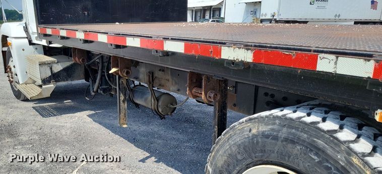 image for item LS9700 1995 Freightliner FLD  flatbed truck