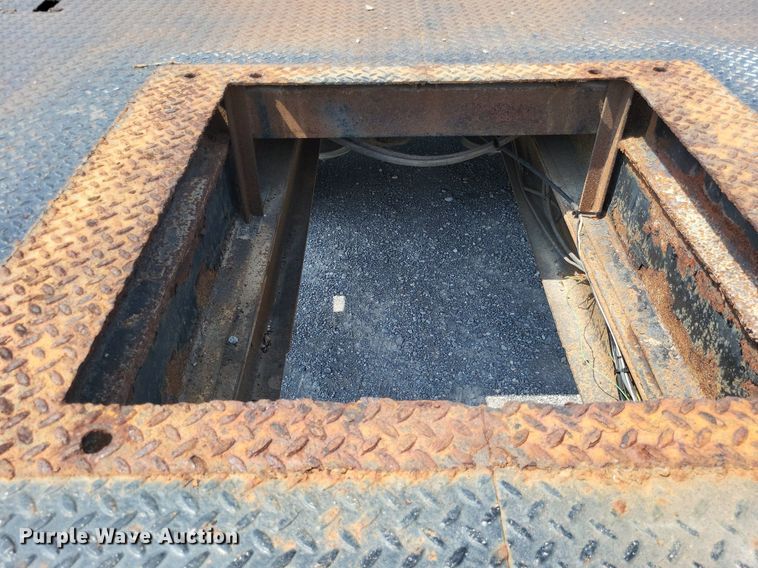 image for item LS9700 1995 Freightliner FLD  flatbed truck