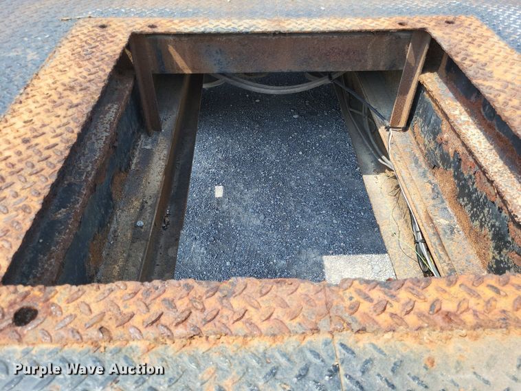 image for item LS9700 1995 Freightliner FLD  flatbed truck