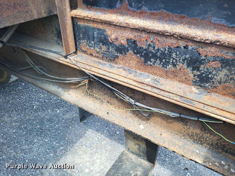 image for item LS9700 1995 Freightliner FLD  flatbed truck