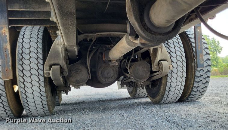 image for item LS9700 1995 Freightliner FLD  flatbed truck