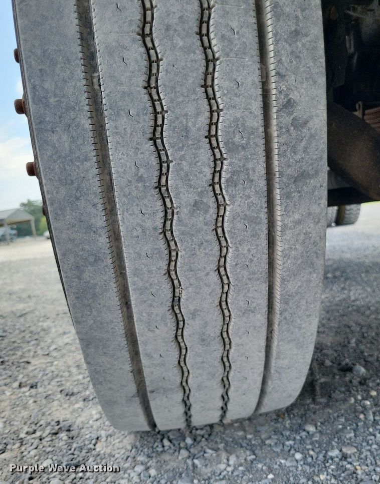 image for item LS9700 1995 Freightliner FLD  flatbed truck