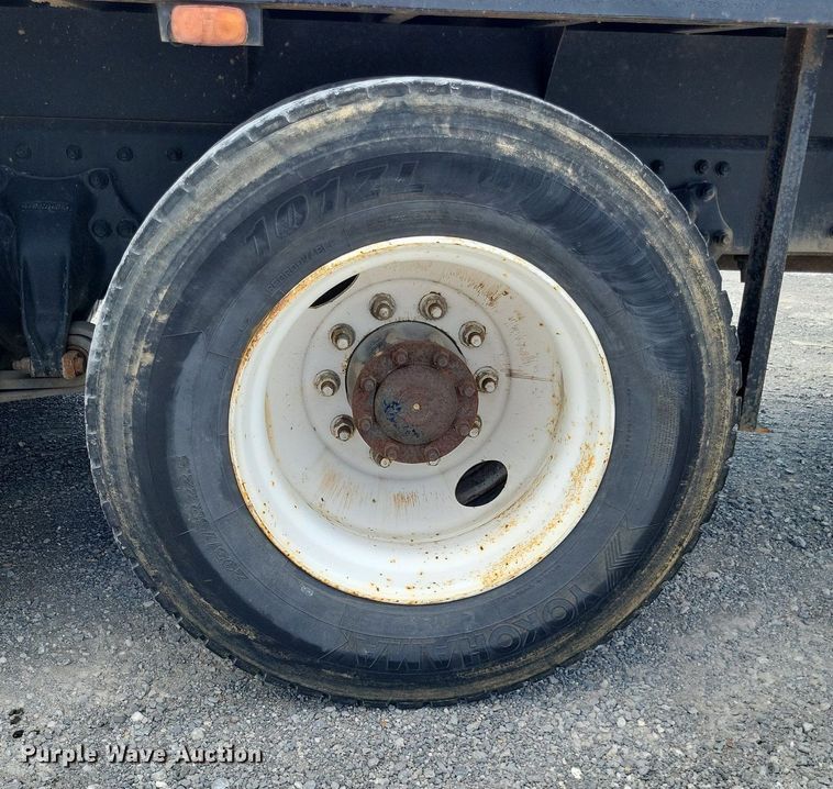 image for item LS9700 1995 Freightliner FLD  flatbed truck