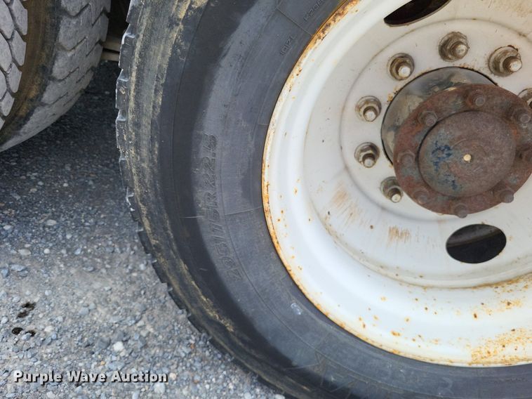 image for item LS9700 1995 Freightliner FLD  flatbed truck