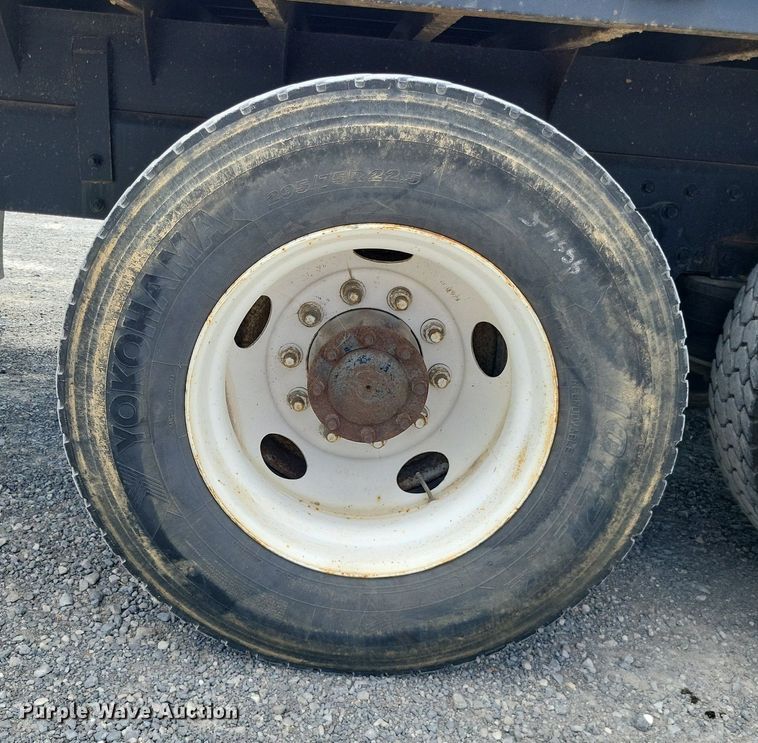 image for item LS9700 1995 Freightliner FLD  flatbed truck