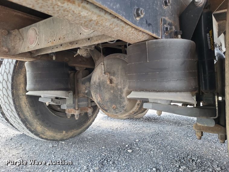 image for item LS9700 1995 Freightliner FLD  flatbed truck