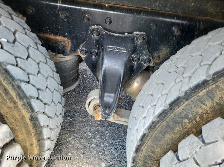 image for item LS9700 1995 Freightliner FLD  flatbed truck