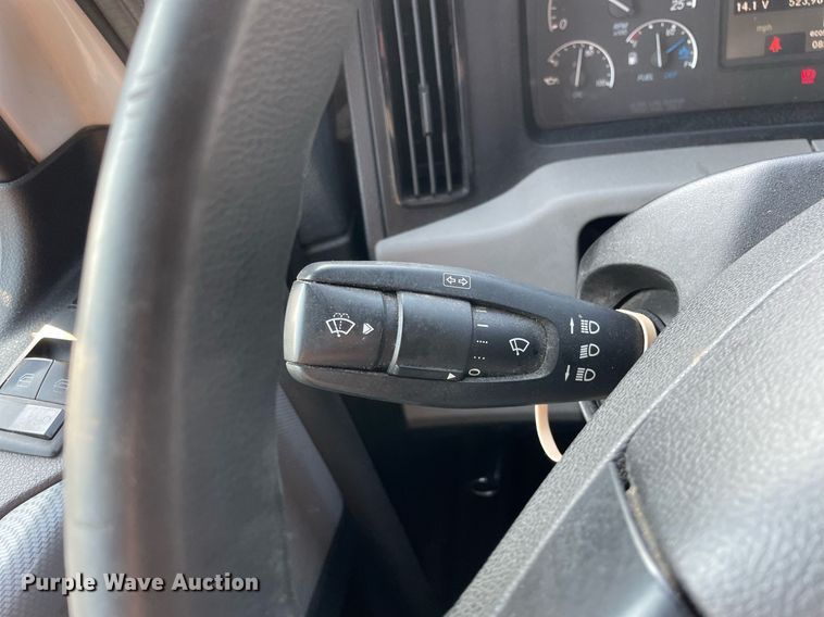 image for item LV9790 2019 Freightliner Cascadia 126  semi truck