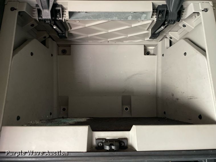 image for item LV9790 2019 Freightliner Cascadia 126  semi truck