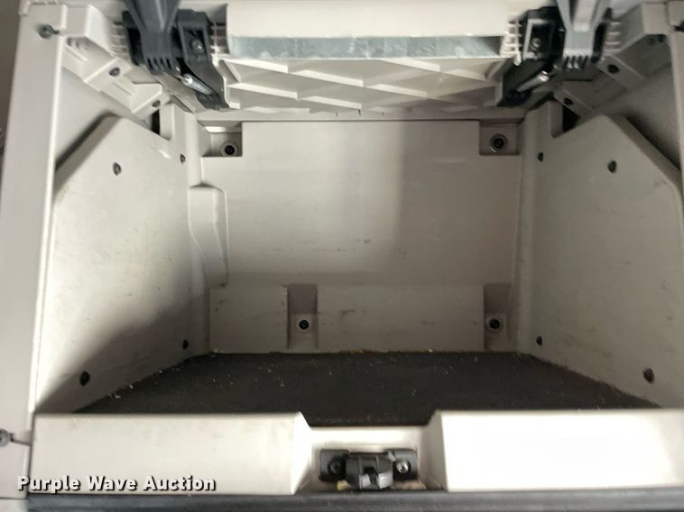 image for item LV9790 2019 Freightliner Cascadia 126  semi truck