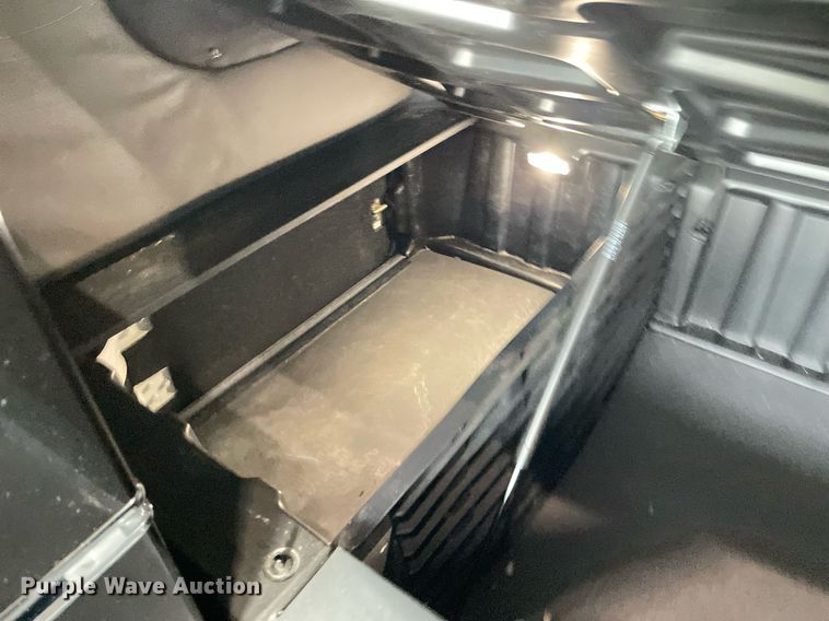 image for item LV9790 2019 Freightliner Cascadia 126  semi truck