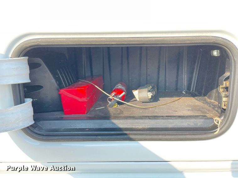 image for item LV9790 2019 Freightliner Cascadia 126  semi truck