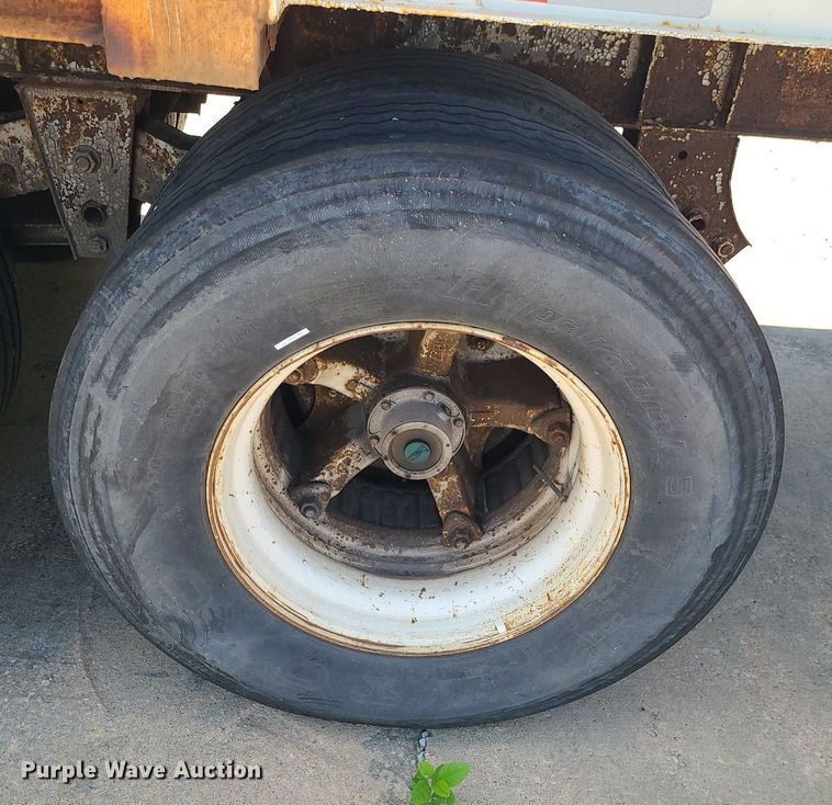 image for item MG9739 1995 Stoughton CCGN-48T  dry van trailer