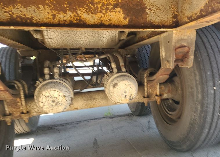 image for item MG9739 1995 Stoughton CCGN-48T  dry van trailer